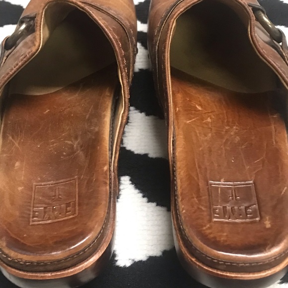 NWOB Frye Clara O Ring Wooden Clogs Distressed Leather Cognac Size 10 - Picture 7 of 11